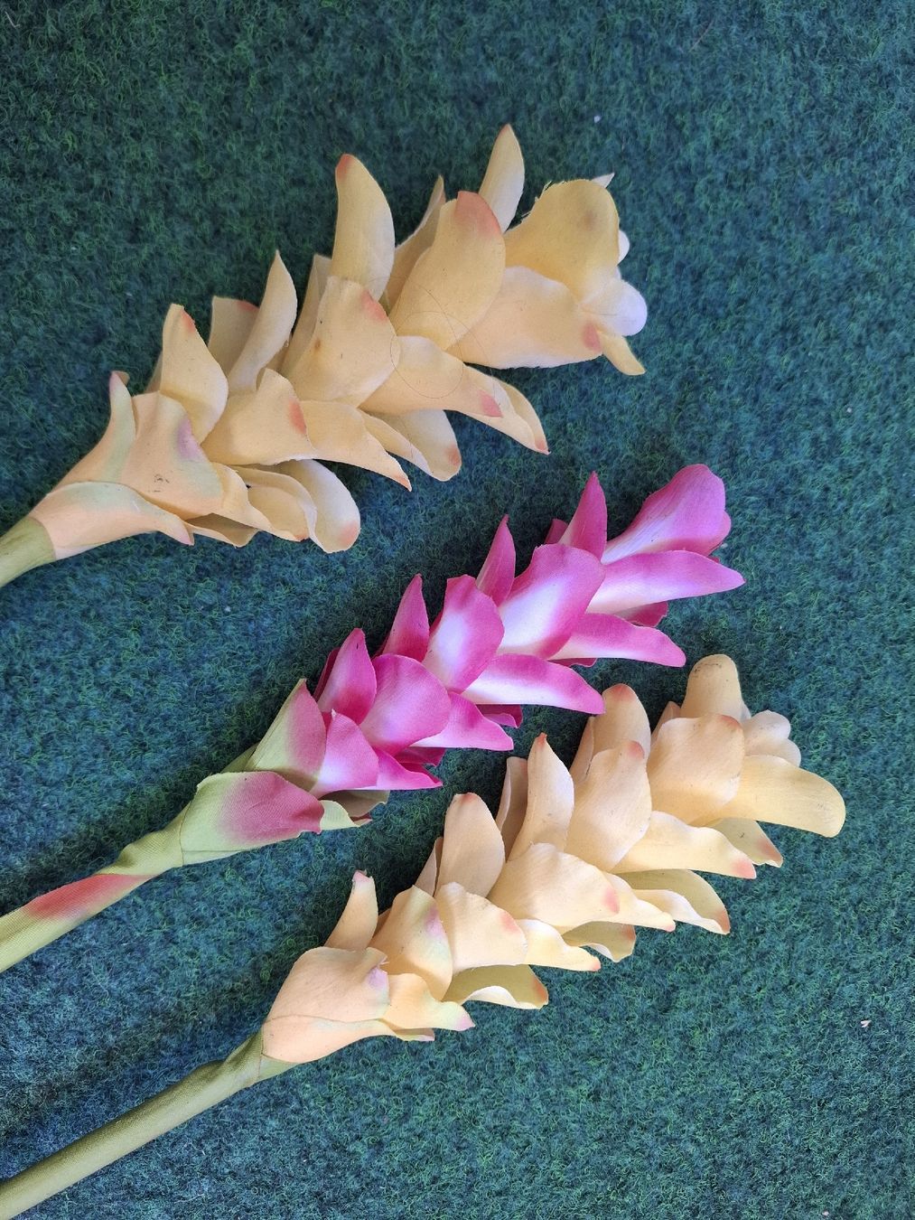 Tutte le decorazioni: 3 x Blumen aus Kunststoff mit Biegedraht – Usato da Dällikon venduto da Shishio 1