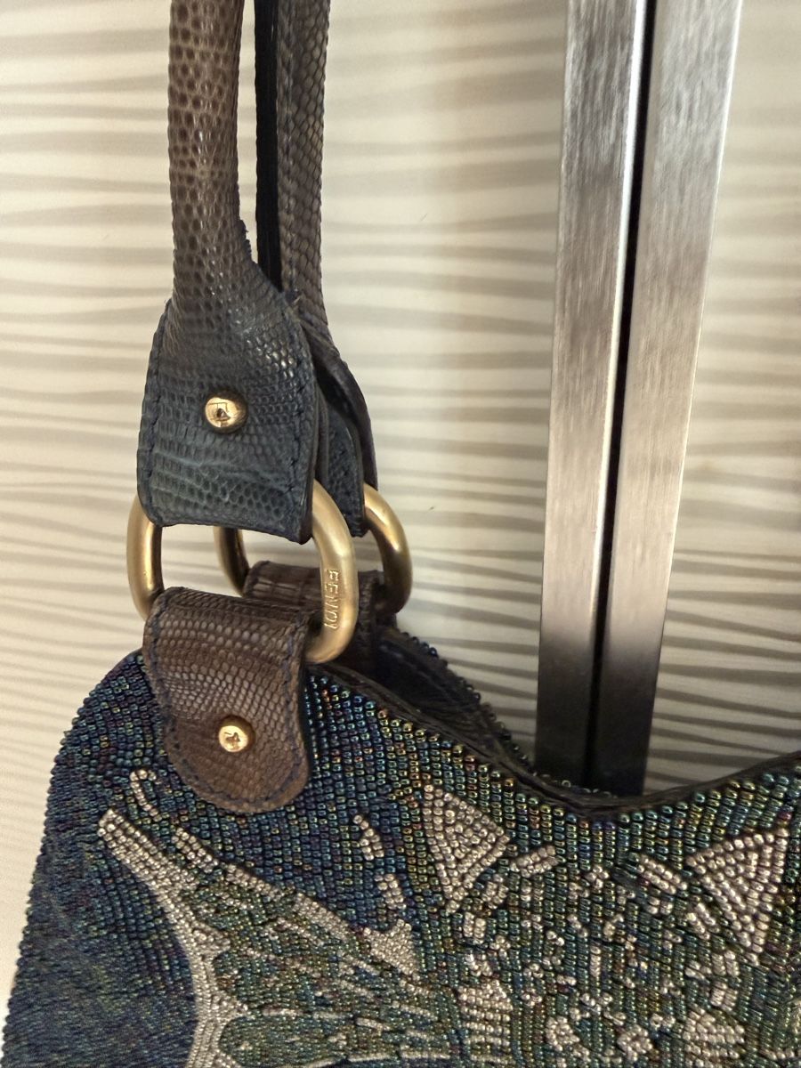 Fendi Borse da donna: Fendi beaded Trapezio limited edition bag  – Nuovo (secondo la descrizione) da Langnau am Albis venduto da anjalimkchotani 7