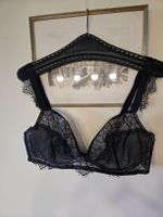 Romantisches Set BH und Panty in Schwarzer Spitze