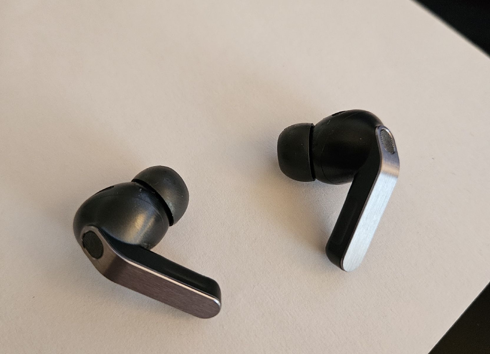Samsung Cuffie: Samsung Galaxy Buds 4 Pro Kopfhörer – Nuovo (secondo la descrizione) da Winterthur venduto da Cool 2