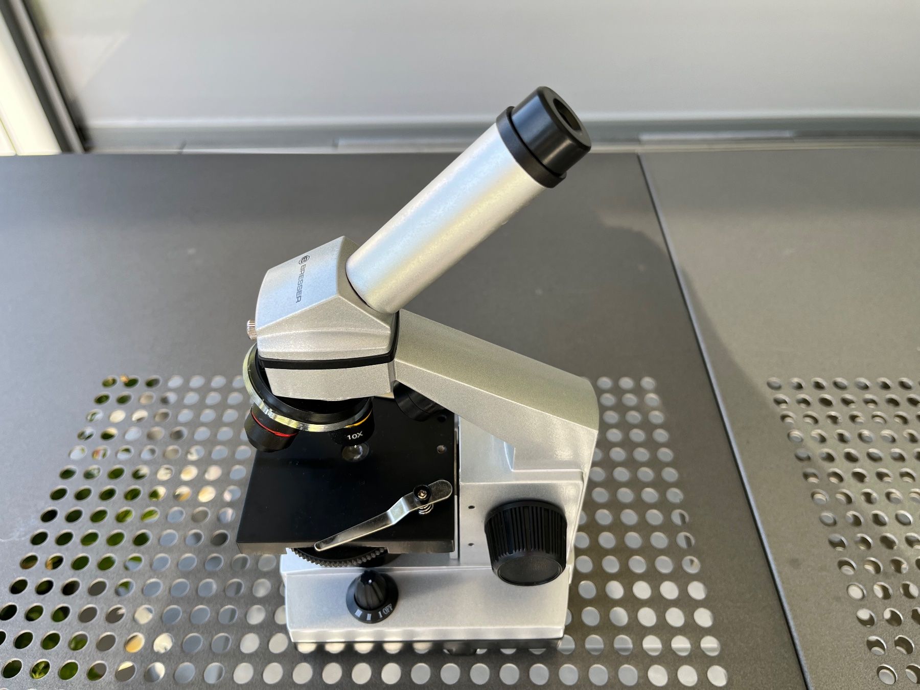 Microscopi: Mikroskop Bresser mit Koffer – Usato da Bremgarten AG venduto da udb