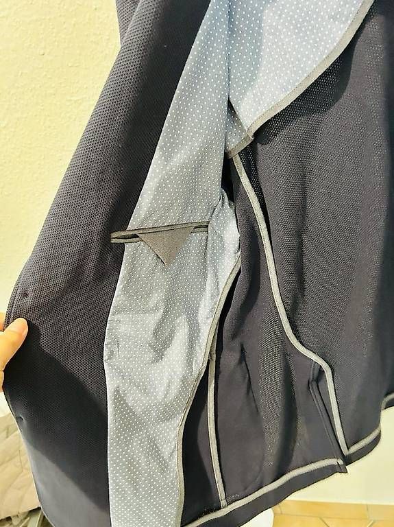 Giacche: Veste Celio – Usato da Neuchâtel venduto da Stwatch 3