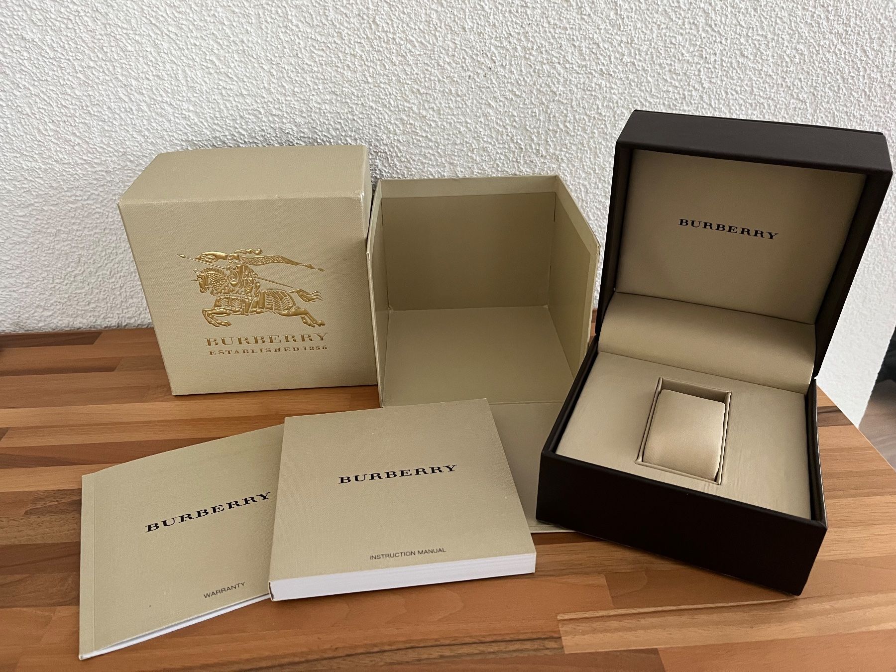 Burberry Scatole porta orologi: Burberry Uhrenbox Beige Gold – Usato da Worben venduto da Cinia 3