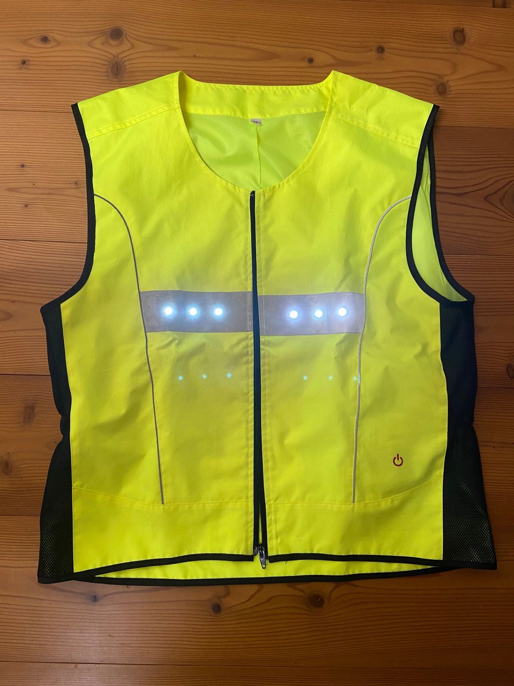 Gilet & Giacche: Sicherheitsweste / Leuchtweste Gr. M mit LED-Lampen – Usato da Kleinandelfingen venduto da linssandra 2
