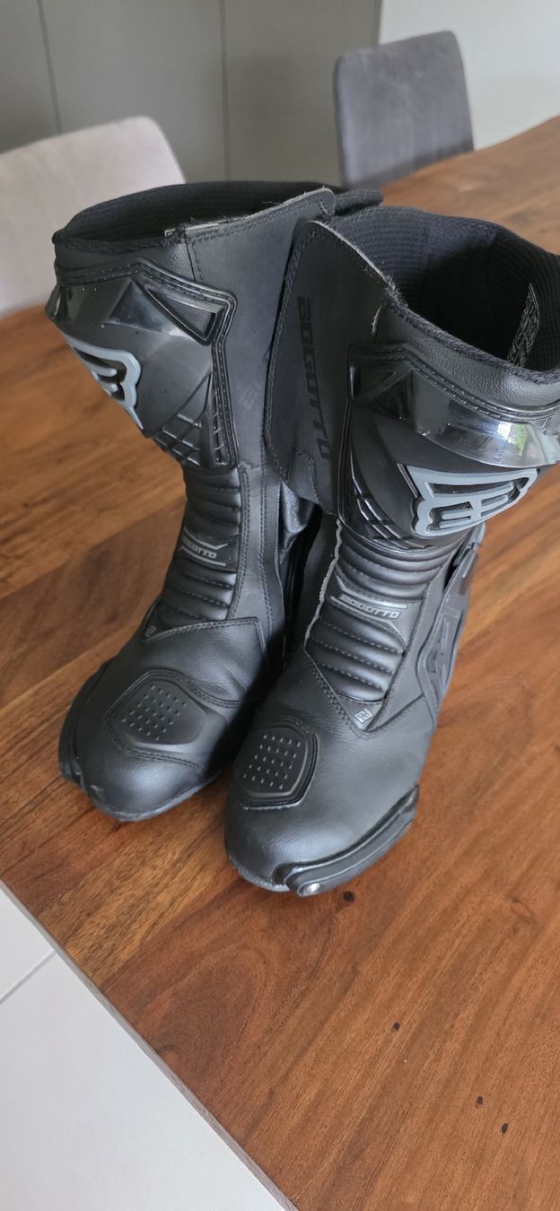 Scarpe da uomo: BOGOTTO Motorradstiefel Grösse 41 – Usato da Kreuzlingen venduto da abu_5lfg