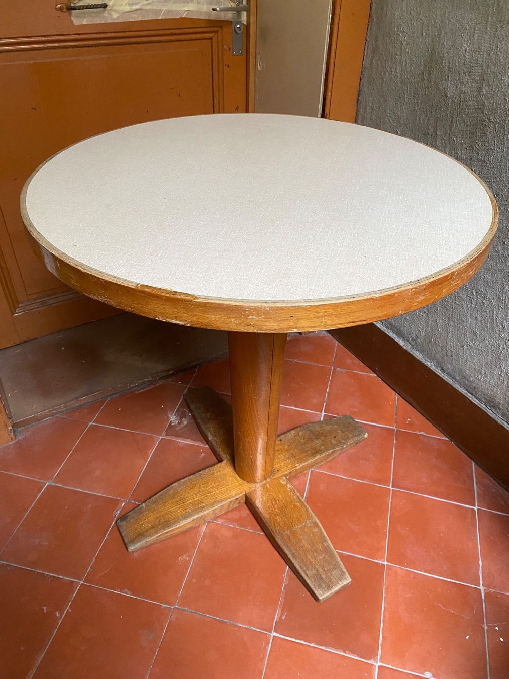 Tavoli: Table vintage – Usato da Vevey venduto da vpa_t5qb 1