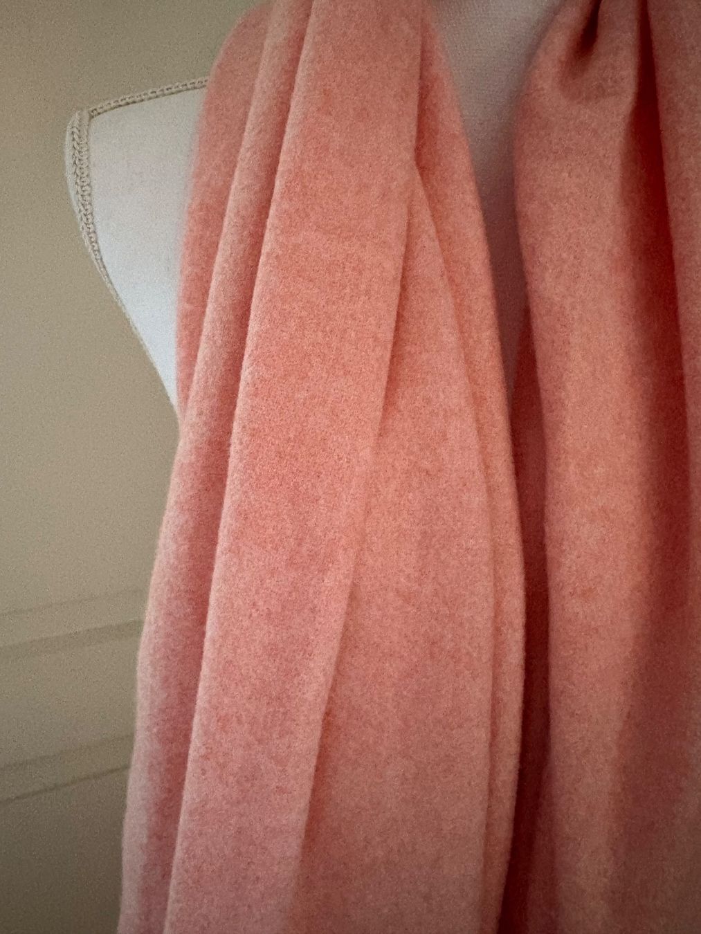 Cinque Foulards & écharpes: Schal von Cinque, korallefarben – D'occasion à Winterthur par Lepetitprince18 2