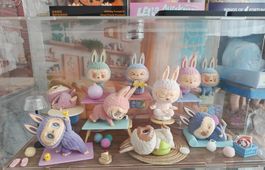 Labubu Yoga Diorama