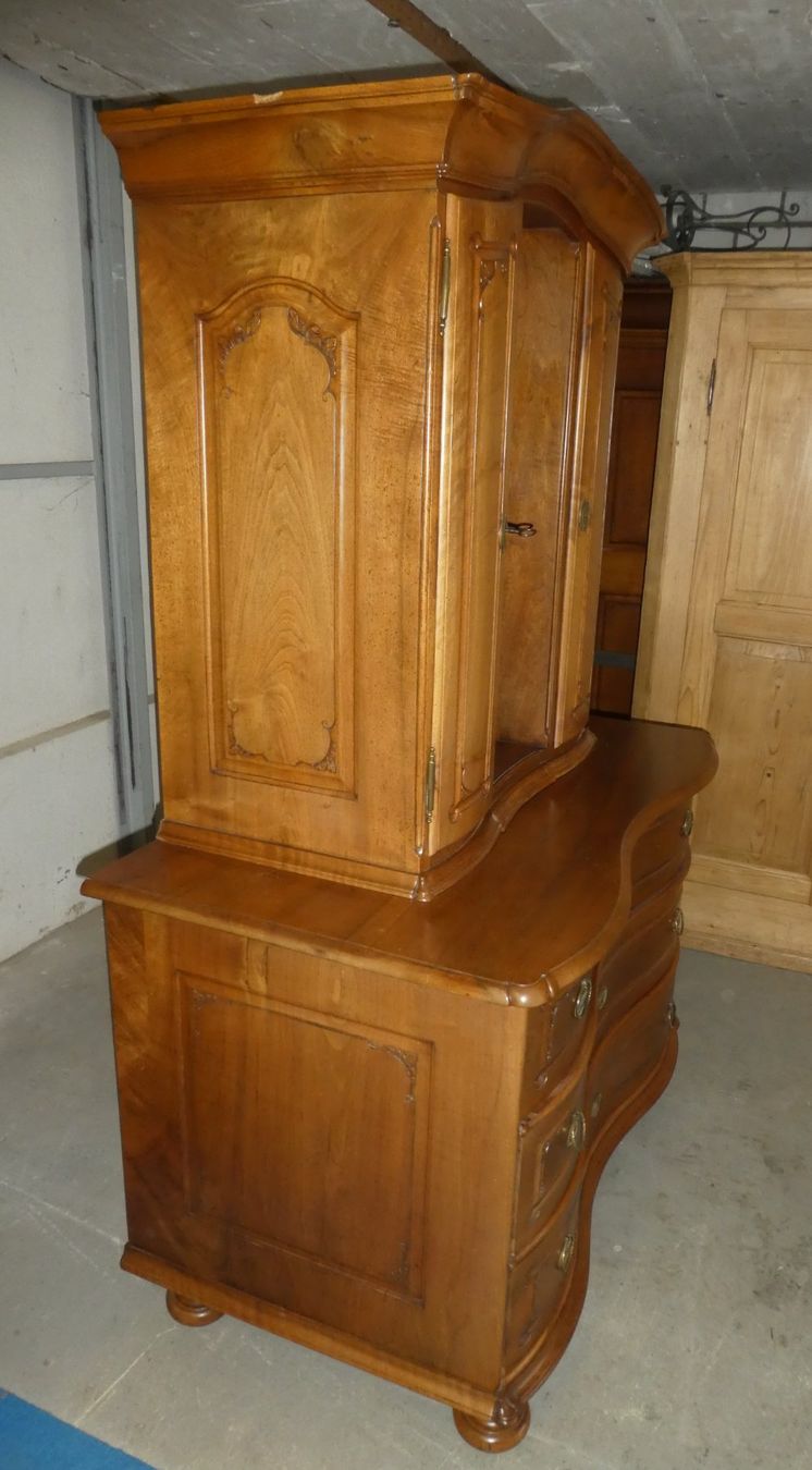 Commodes: Nussbaum Deux Corps – D'occasion à stans par huezer 2