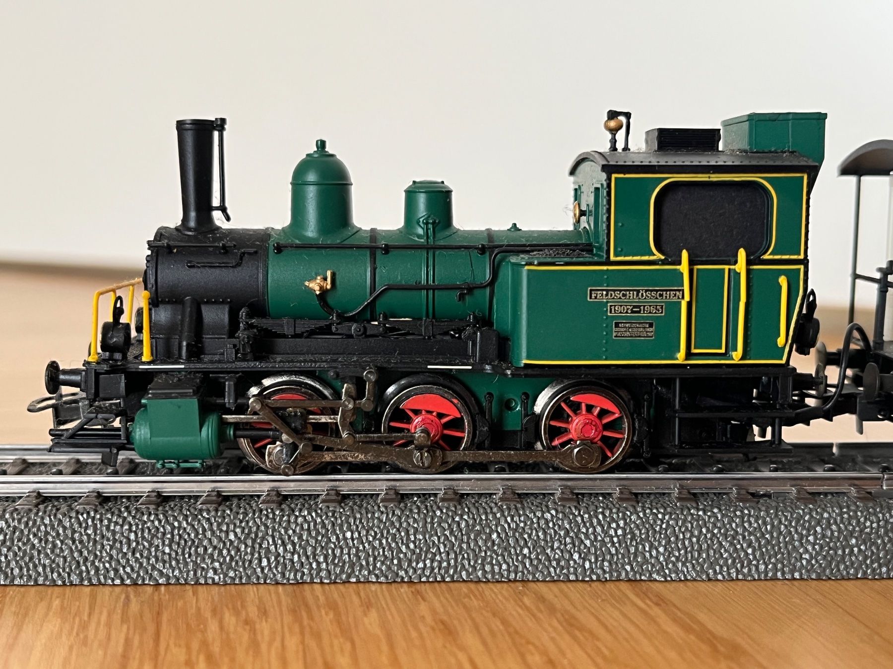 Liliput Modellini di ferrovie: Feldschschlösschen E 3/3 Tigerli Liliput ESU Digital – Usato da Basel venduto da Re620_11627 1