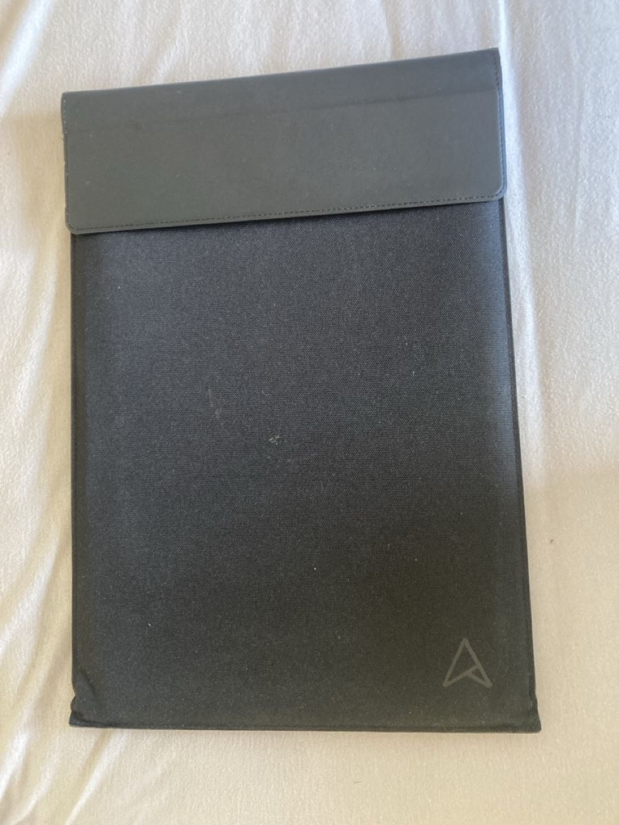 Asus Coques & Sacs: Asus ZenBook Hülle – D'occasion à Ruswil par Kim_gn2d