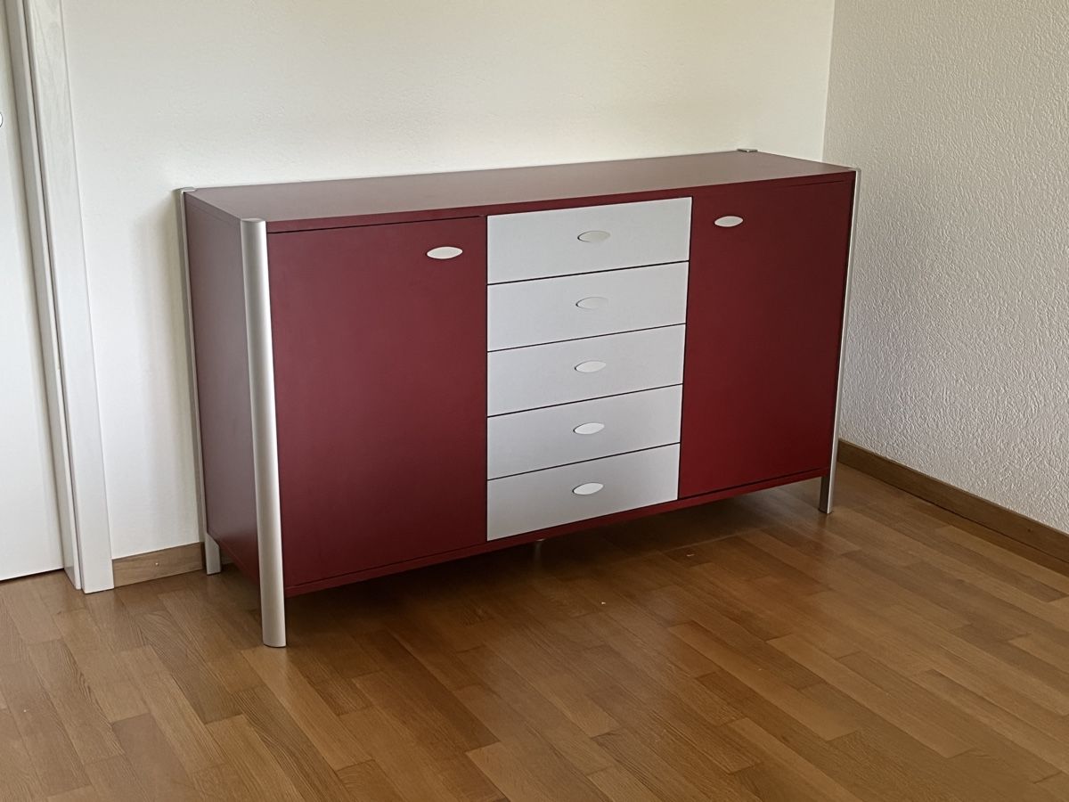 Cassettiere: Sideboard in knalligem rot silber – Usato da Hettlingen venduto da Kaeptnpum