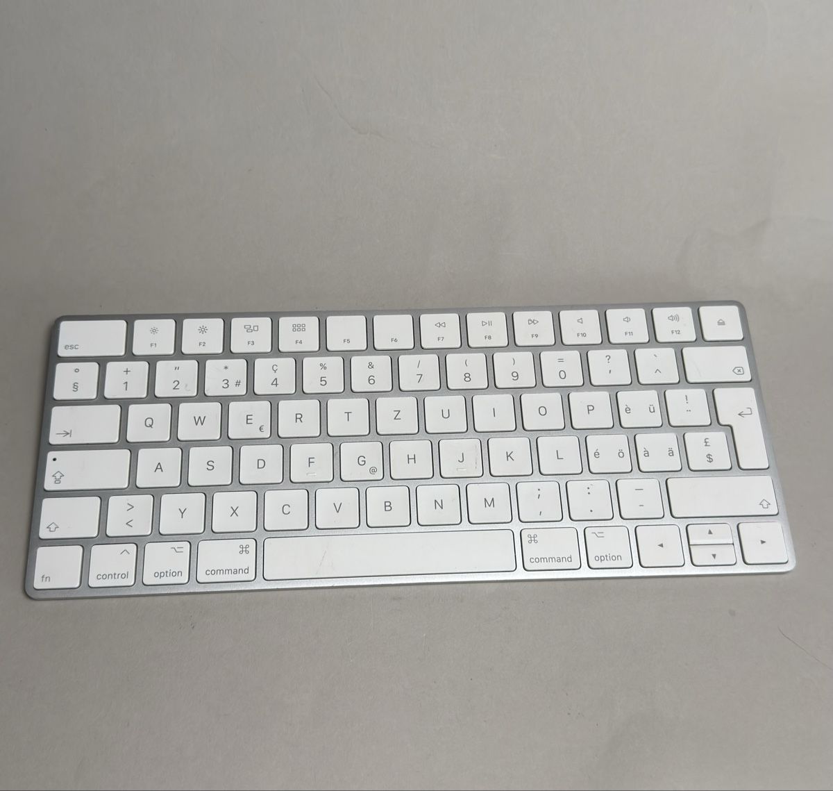 Apple Tastiere: Apple Magic Keyboard A1644 (Schweizer Layout CH) – Usato da Rümlang venduto da vla_9g7d