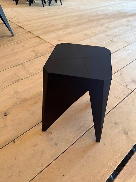 Sgabelli: Kleiner Sitzhocker – Usato da Bolligen venduto da urs_7b6n 1