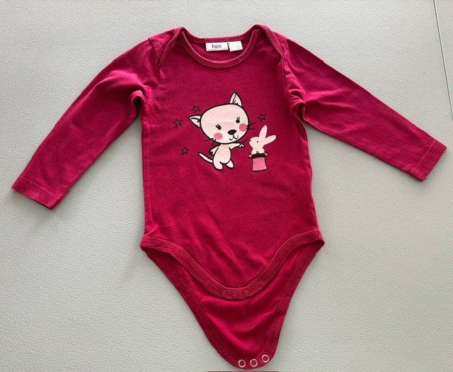 Lotti & Set di vestiti: 13 Mädchenbodys Gr. 74-92 – Usato da Eschenbach SG venduto da Grummelzwerg 7