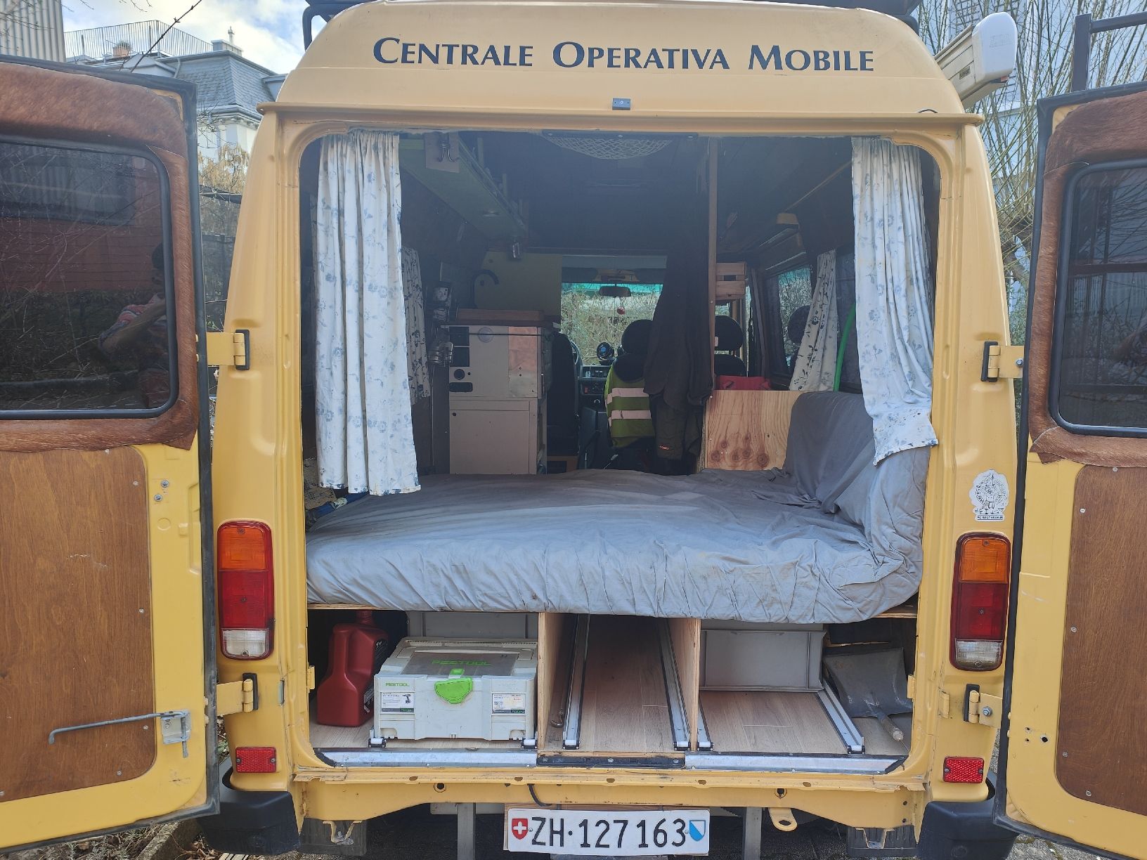 Mercedes-Benz Camping Fahrzeuge: Mercedes Benz 310 Campervan – Gebraucht aus Winterthur von Holz_am_bau 2