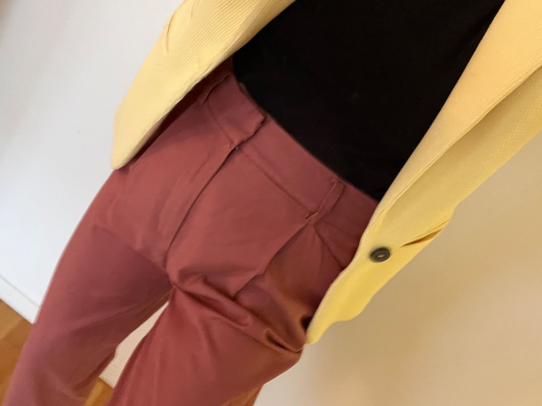 Mango Pantaloni: Mango Paperback Hose rosé. High waist 36 – Usato da Zürich venduto da kleinesgrau