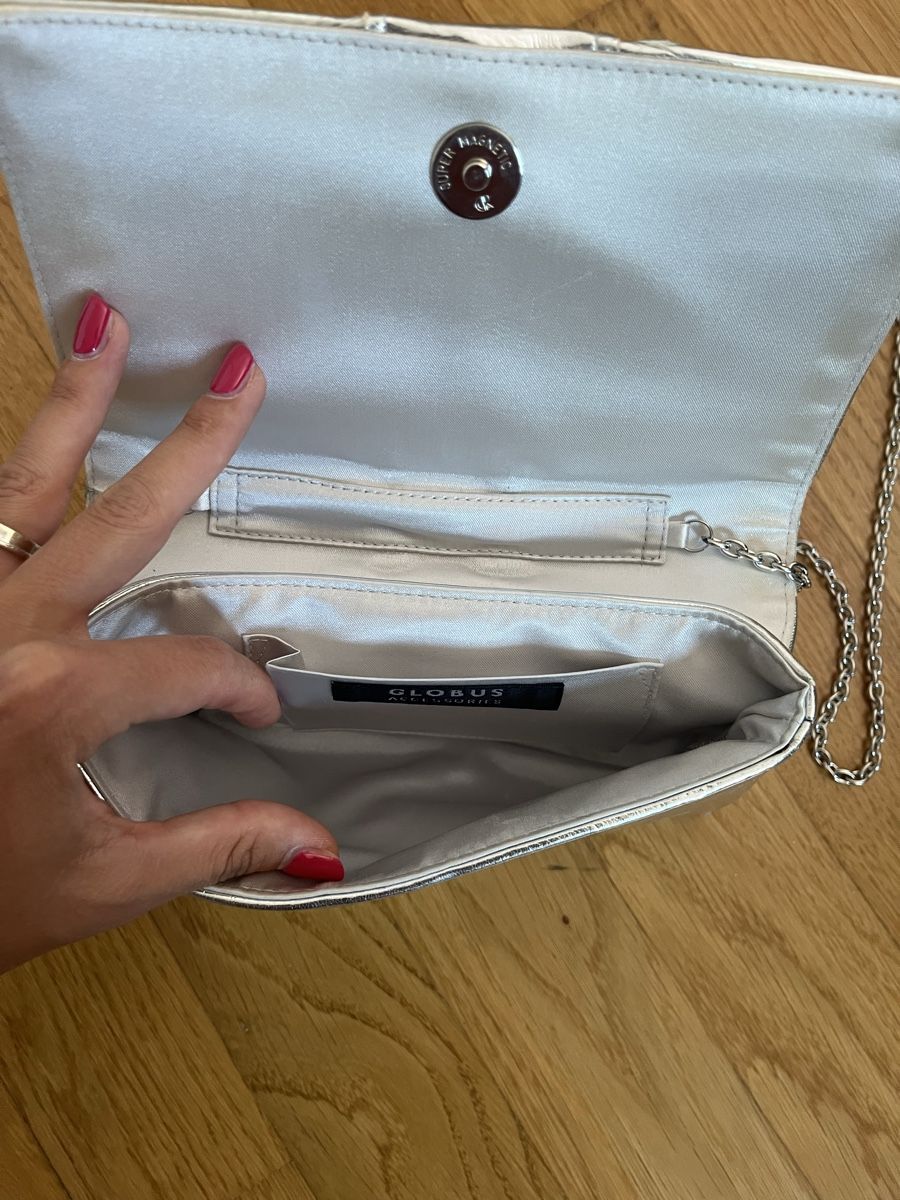 Globus Taschen für Damen: Kleine silberne Globus Tasche – Gebraucht aus Stadel von Comporta 3