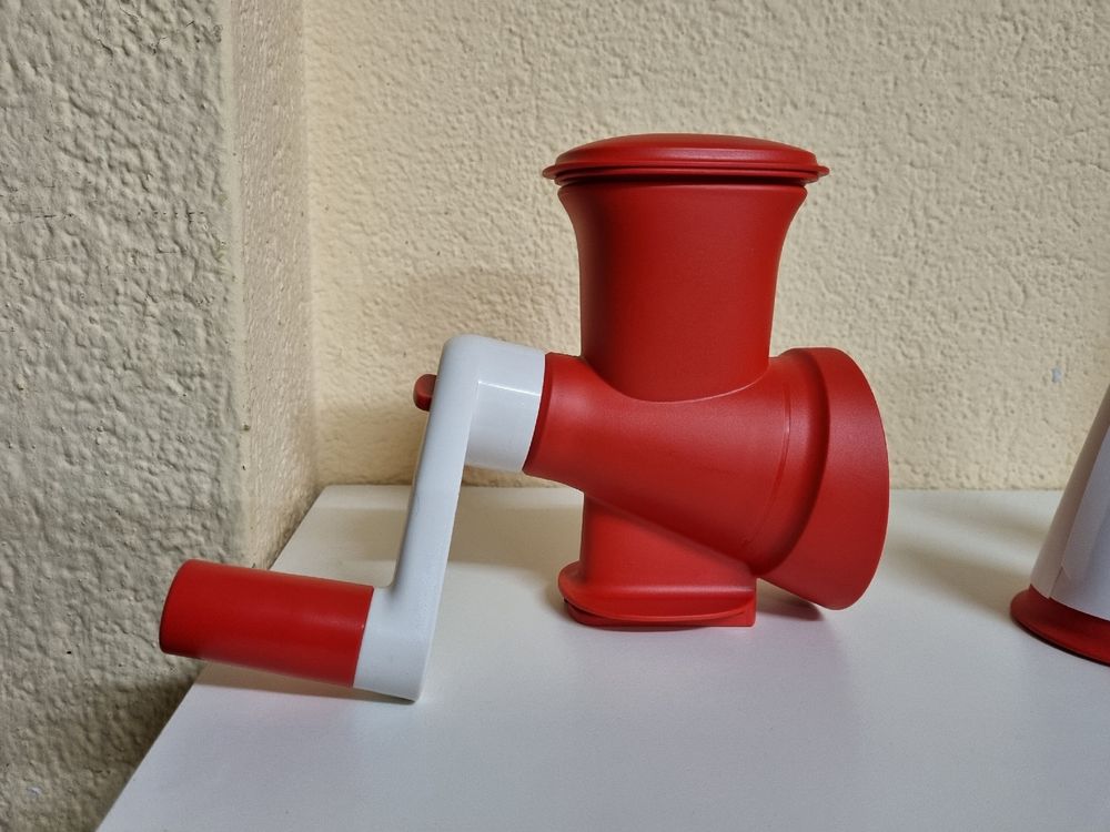 Tupperware Fusion Master System Gemüsereibe, neuwertig! (Neu (gemäss ...