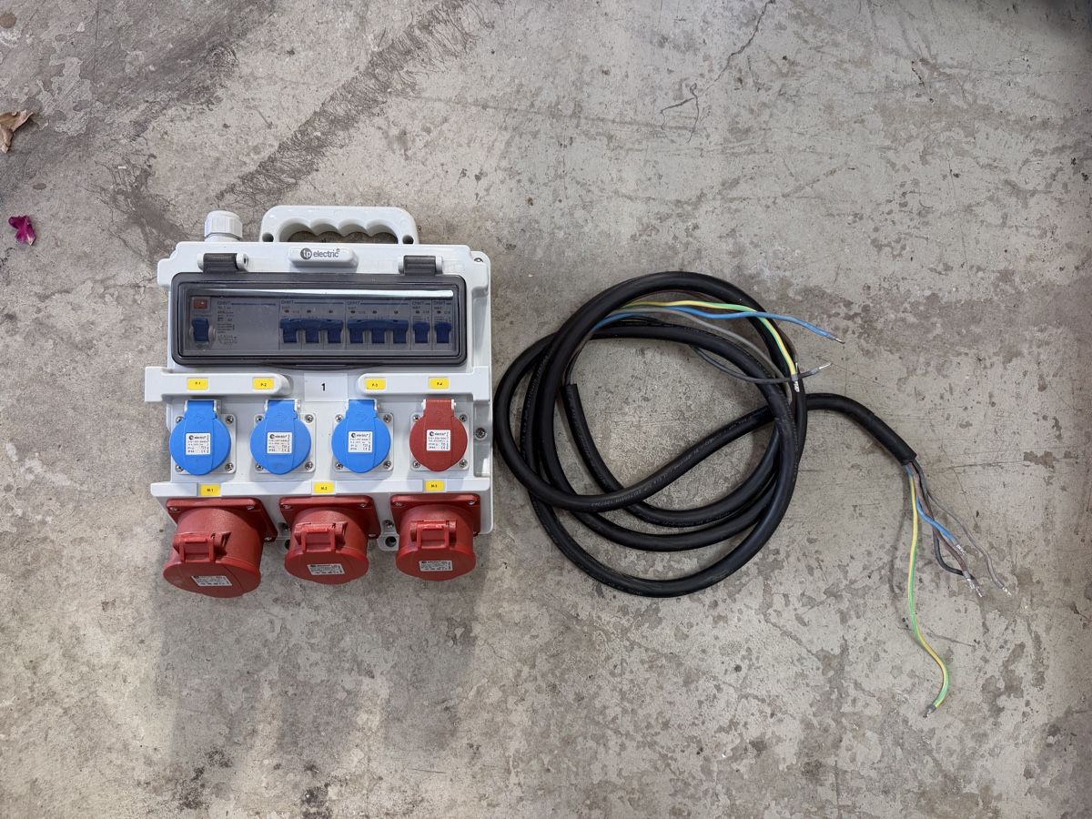 Elettrotecnica: TP Electric Stromverteiler IP44 – Usato da Beckenried venduto da chef3945