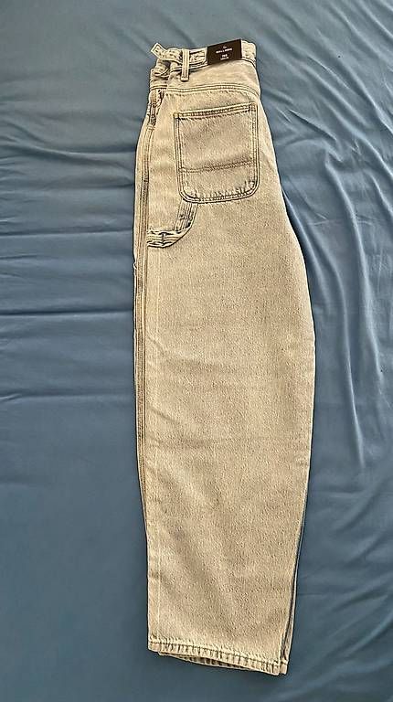 Jeans: Jean neuf bleu délavé C&A – Usato da Genève venduto da Jakblakjak 1