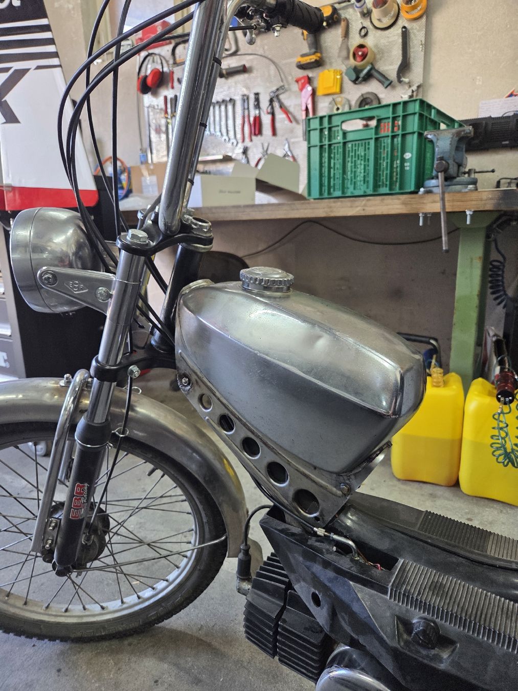 Puch Parti ricambio per ciclomotori: Puch X30 Sport Tank – Difettoso da Boswil venduto da oli_6ts9 9