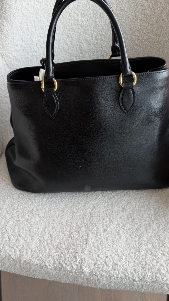Prada Taschen für Damen: Prada Tasche – Gebraucht aus Erlenbach ZH von jol_9m85 2