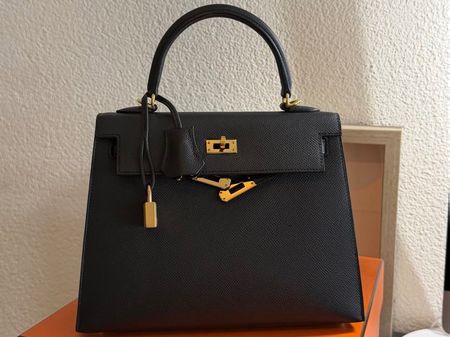 HERMÈS Kelly 25