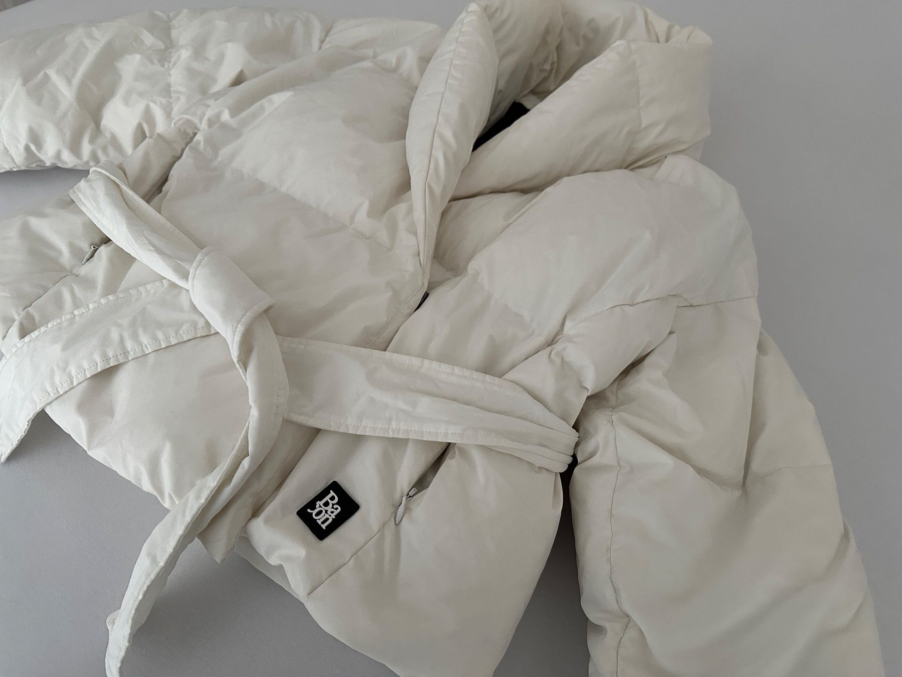 Giacche: Bacon Dada Petit Daunenjacke in Weiss – Usato da Pfäffikon SZ venduto da Redwulf34 2