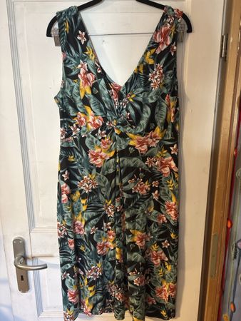 Kleid floral Grösse L Tom Tailor