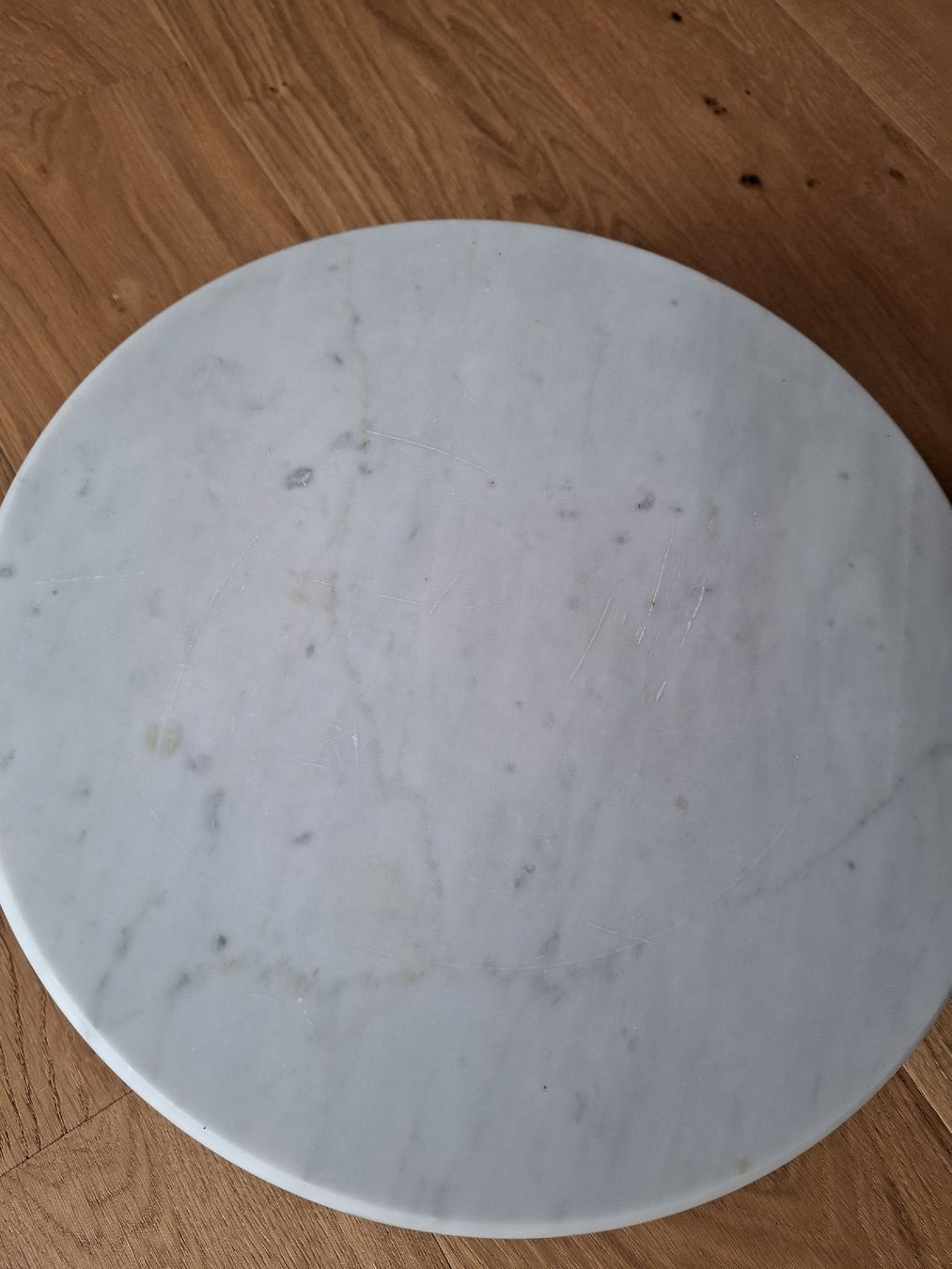 Autres décorations & accessoires: Marmorsockel rund weiss Durchmesser ca 34cm – D'occasion à Stoos SZ par AmstiM 3