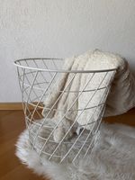 Weisser Metallkorb Aufbewahrungskorb / Dekokorb
