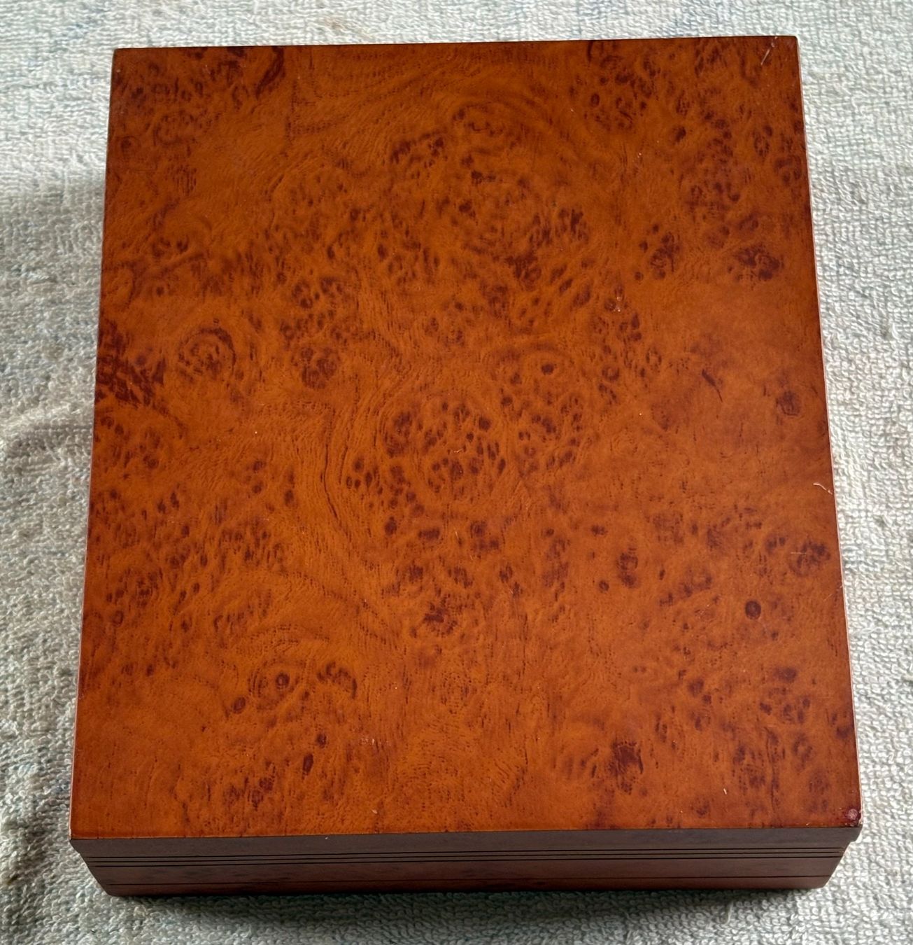 Apribottiglie & Tappi per chiusura: KORKENZIEHER IN HOLZ BOX NEU – Nuovo e nell'imballaggio originale da Ostermundigen venduto da crazy-horse-1840