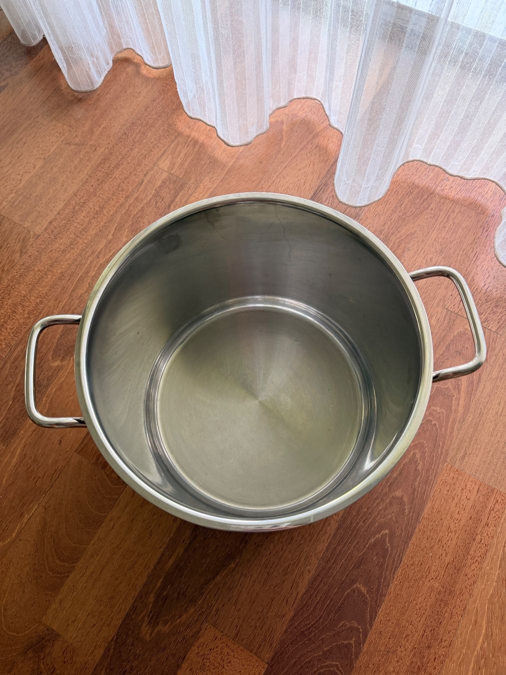 WMF Pentole: WMF Kochtopf mit Deckel 24 cm – Usato da Küsnacht ZH venduto da bol_785b 1