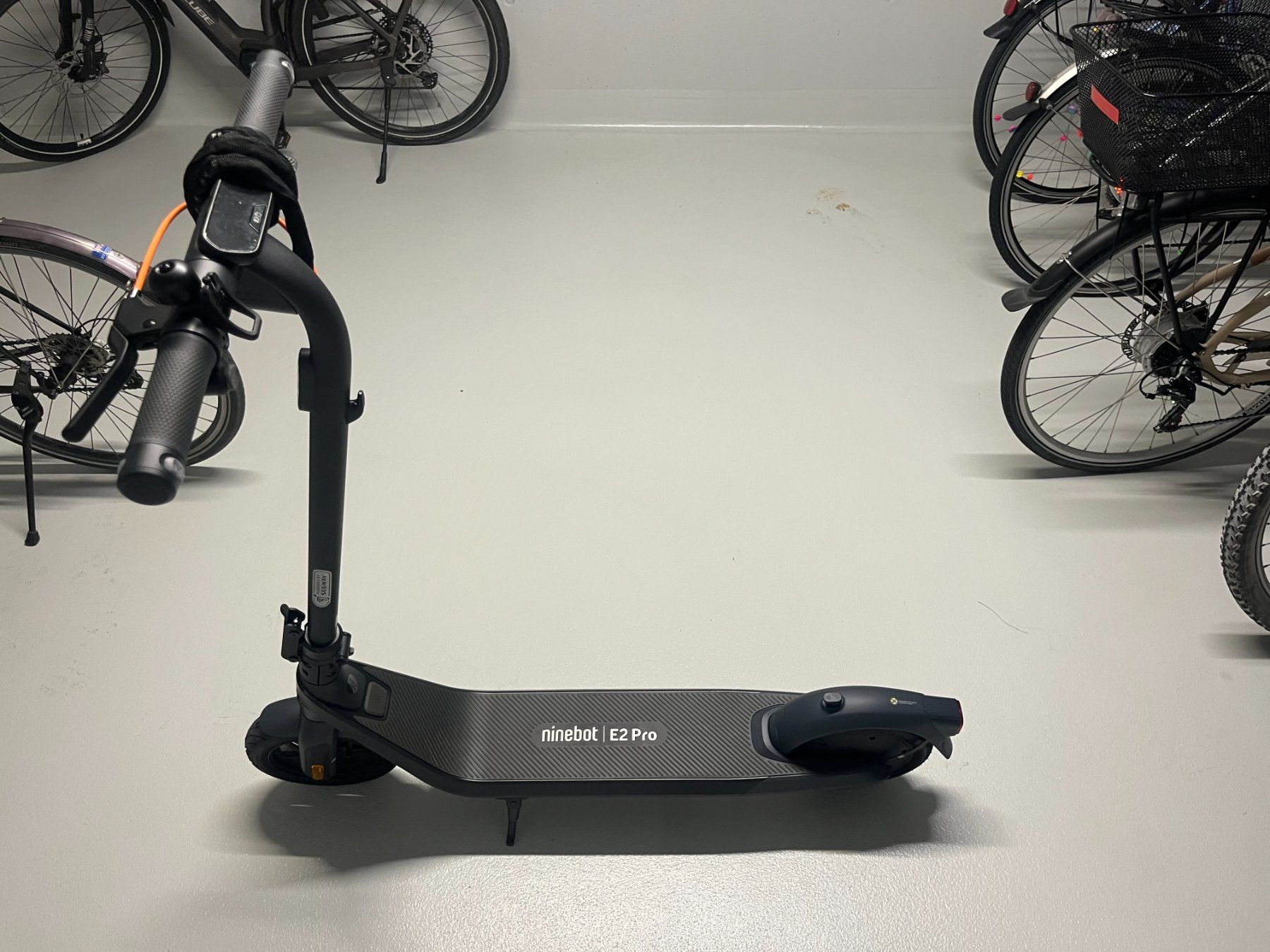 Scooters: Electric Scooter Segway Ninebot E2 Pro – Gebraucht aus Dübendorf von rov_6dqz