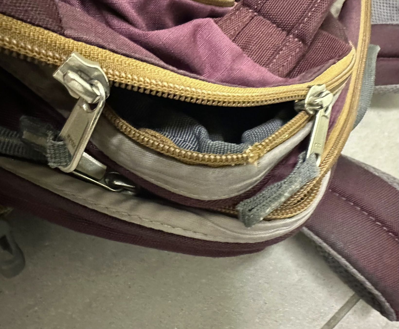 Deuter Zaini: Deuter Gigant 34 Liter mit Teildefekt – Difettoso da Zürich venduto da tedmaster 3