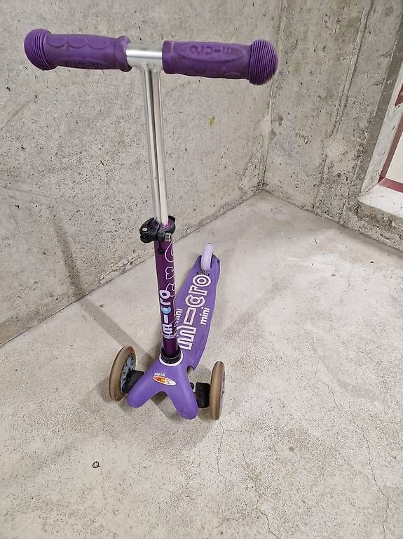 Veicoli per bambini: Trottinette pour enfant – Usato da Villars-sur-Glâne venduto da Agnie80