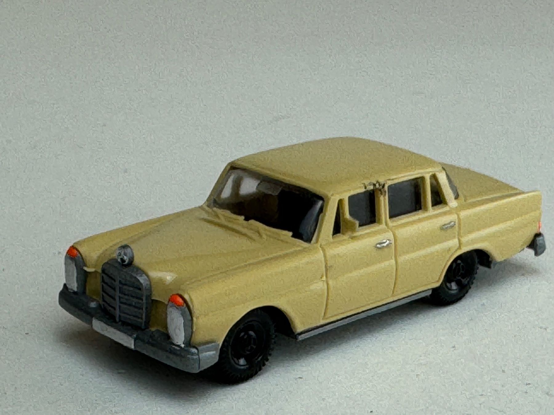 Modellautos: Prep Mercedes 220 beige – Gebraucht aus Elm von Wikmtz