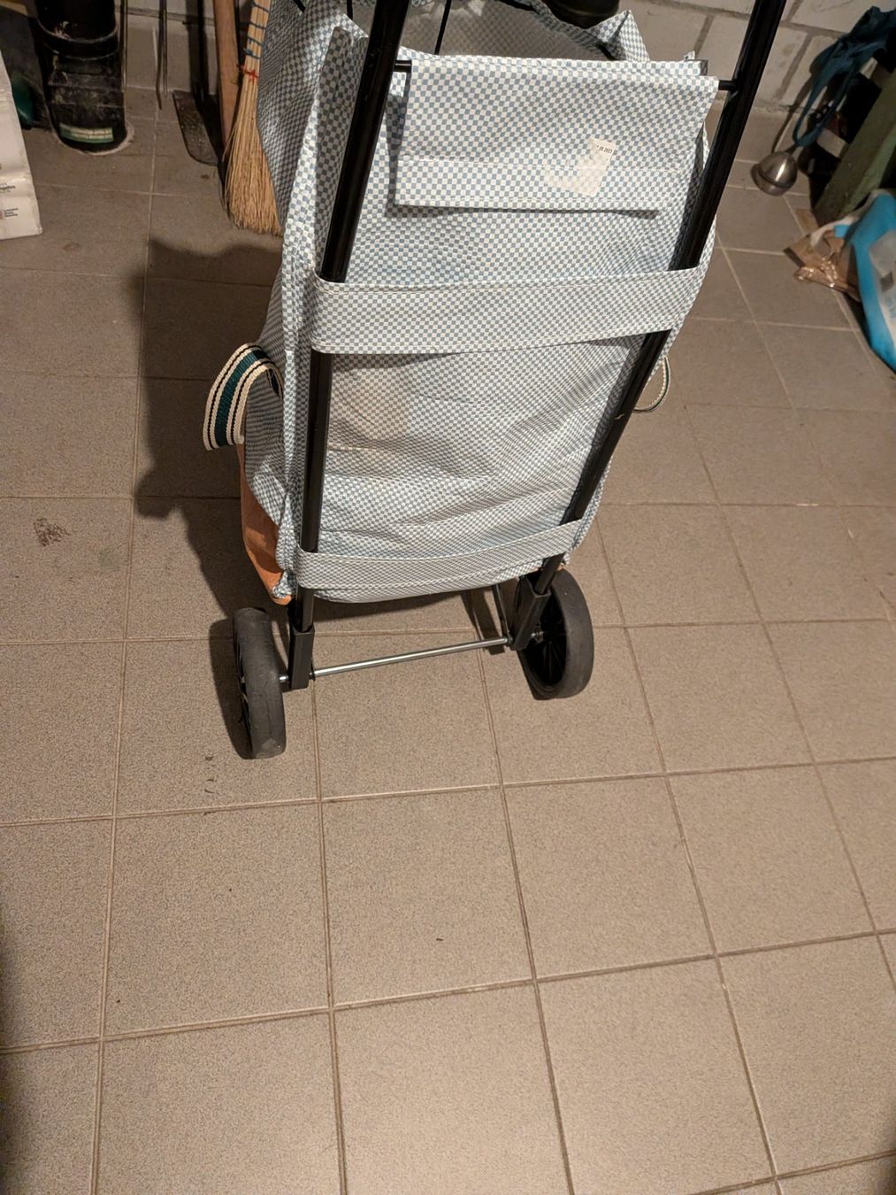 Sonstiges für Haushalt & Wohnen: Einkaufstrolley – Gebraucht aus Arbon von Mandy7 2