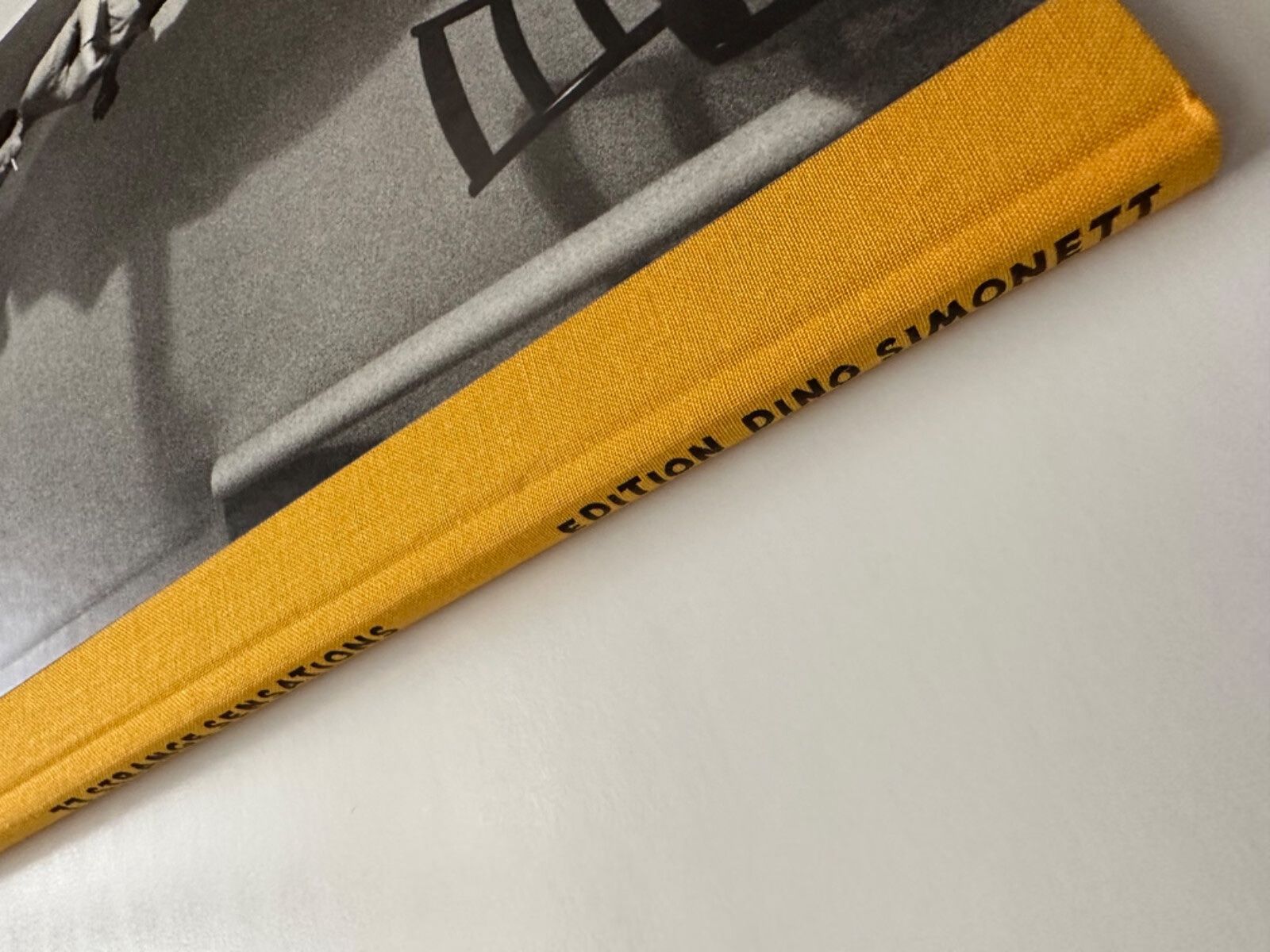 Libri: René Burri - Buch - 77 Strange sensations – Nuovo (secondo la descrizione) da Zürich venduto da derLaufderDinge 1
