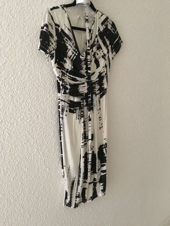Zeitloses "Body Frock" Kleid, Schwarz/ Weiss - 38 ungetragen