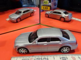 Chrysler 500 C hemi 1:43 (mit Box) Maisto     > ( A1)