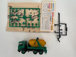 H0 Kibri 10276 MAN Absetzkipper mit Meiller-Mulden