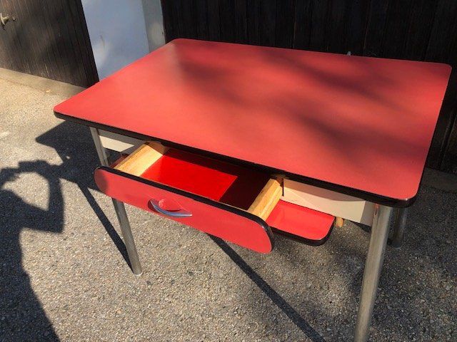 Tische: Ancienne table vintage formica rouge – Gebraucht aus Chézard St Martin von schmitt 1