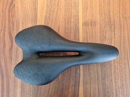 Neuer, bequemer Fahrradsattel für unvergessliche To...