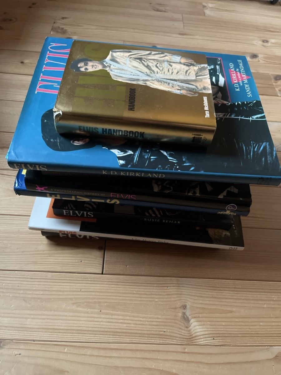 Libri: Elvis Presley Bücher – Usato da Bärschwil venduto da yamaha022 2
