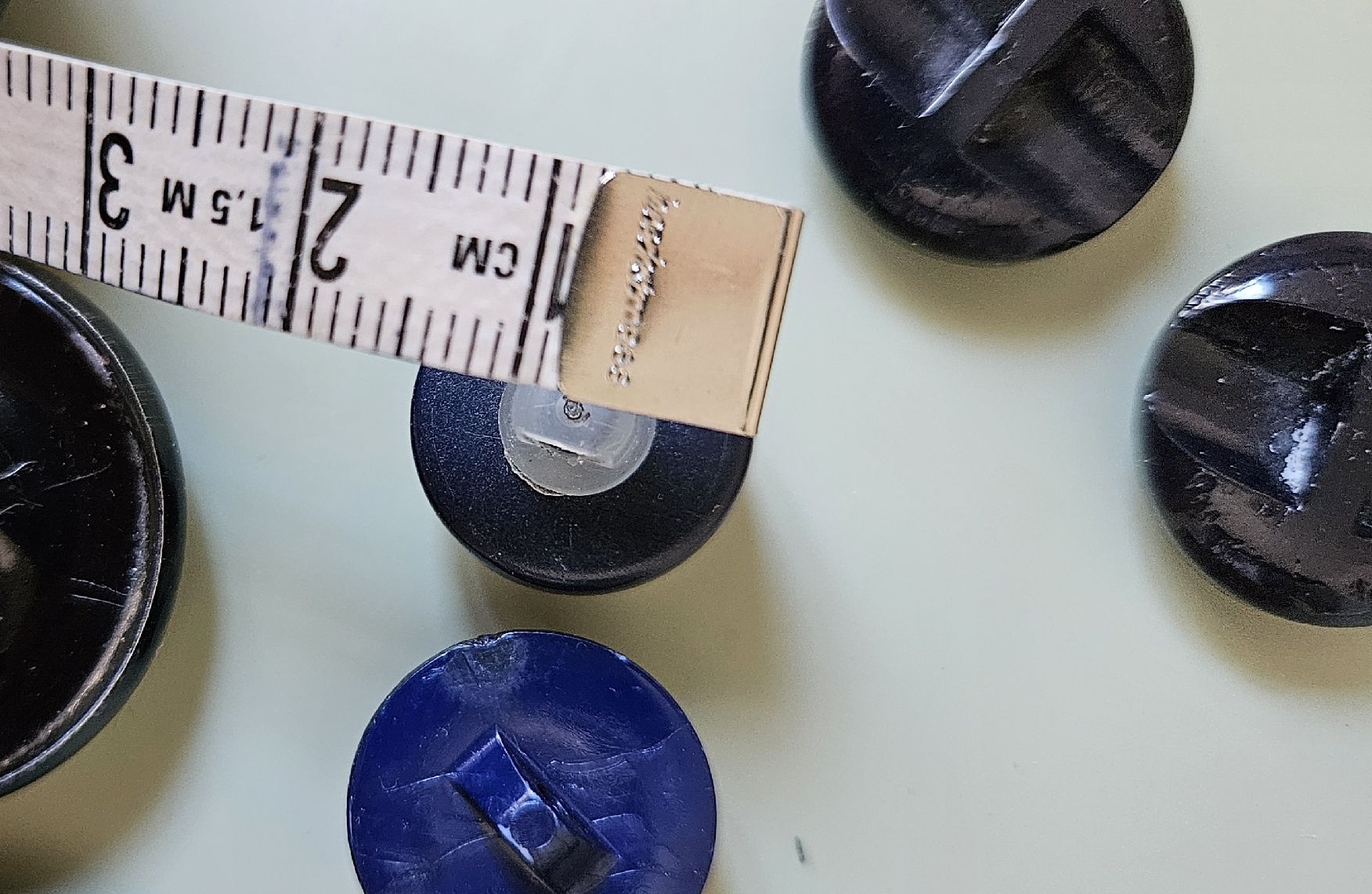 Bottoni: lot 16 boutons anciens – Usato da Carouge GE venduto da Lea000 6