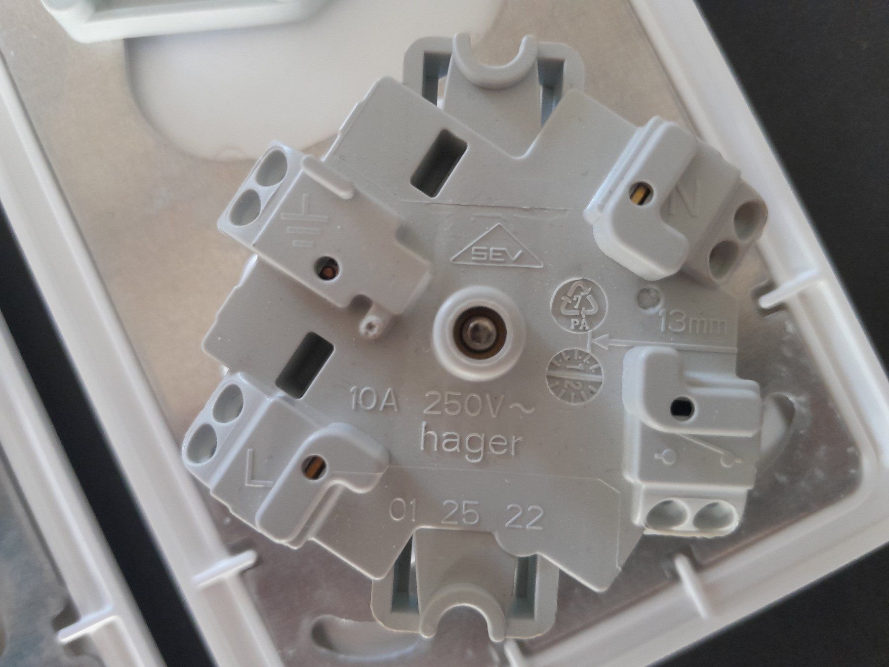 Hager Spine: Hager kallysto.line Doppelrahmen Sortiment, 3 Stk. – Usato da Zürich venduto da raphahello 5