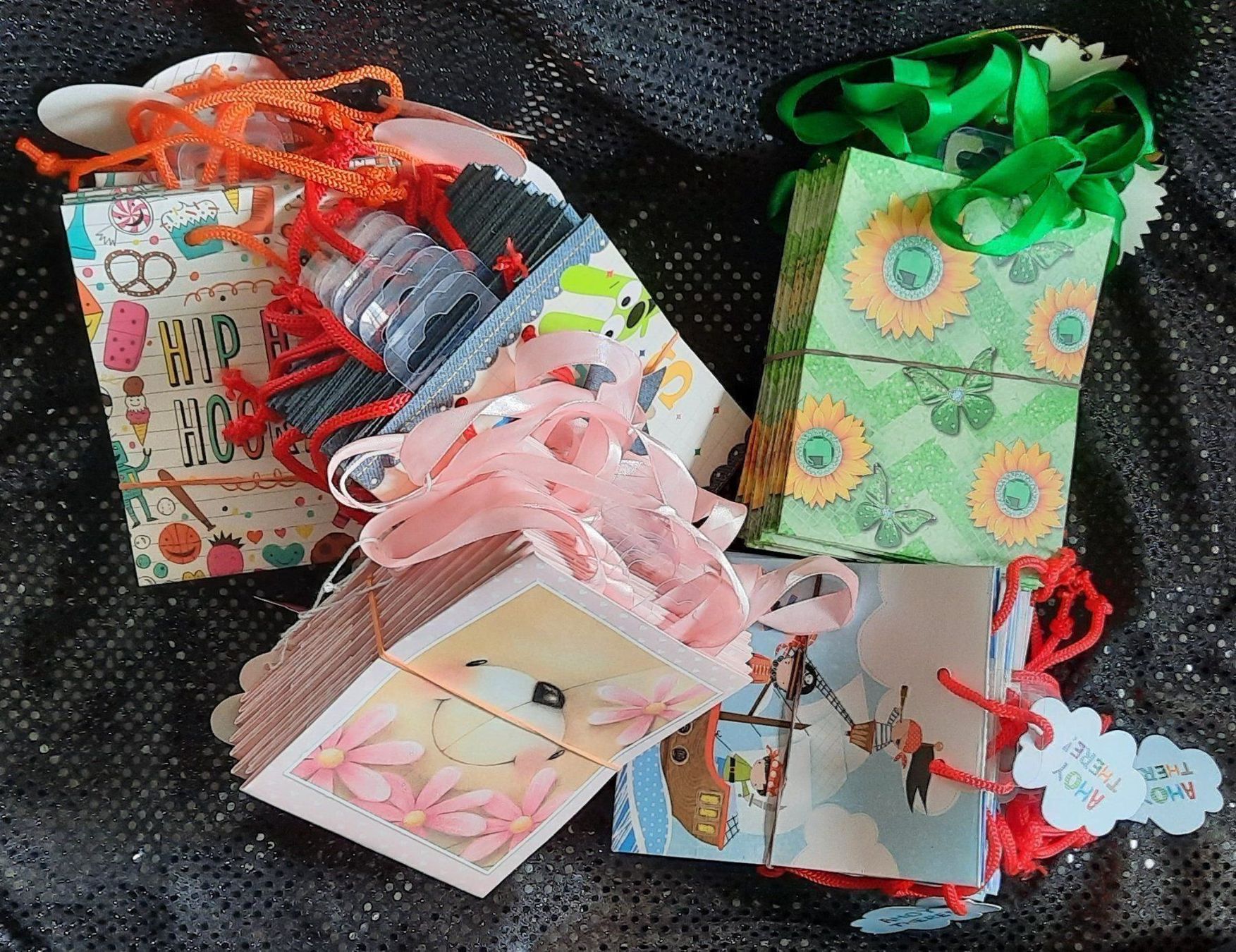 Borse: HALLMARK Kleine Bunte Geschenktüten – Nuovo e nell'imballaggio originale da Seuzach venduto da VT-Collections2 1
