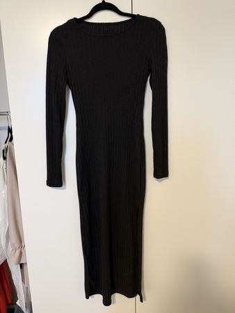 Rippstrick Kleid Langarm schwarz Grösse S neu